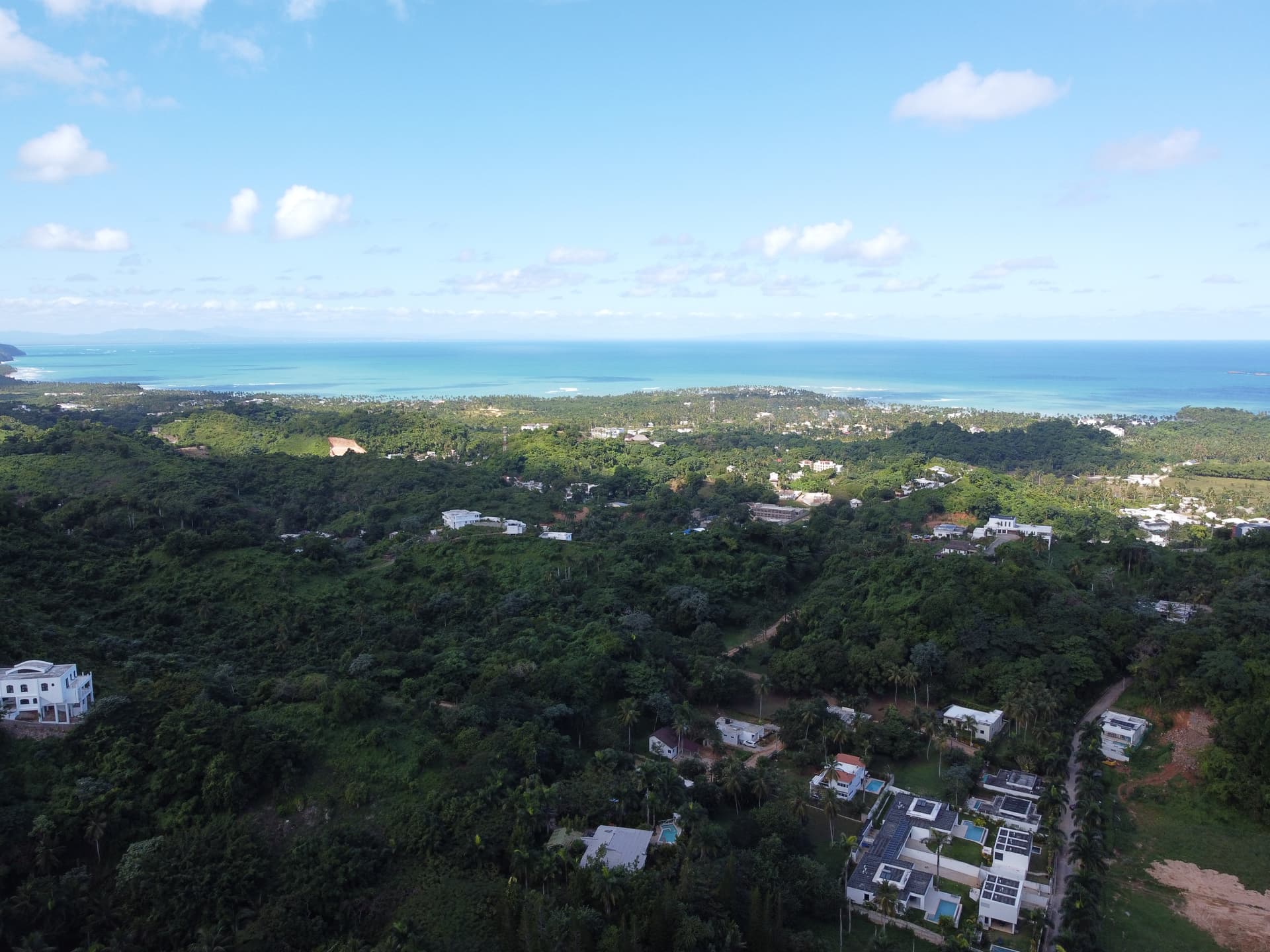 Propiedad en la colina con vista al mar y cerca del pueblo en Hoyo Cacao, Las Terrenas — En venta