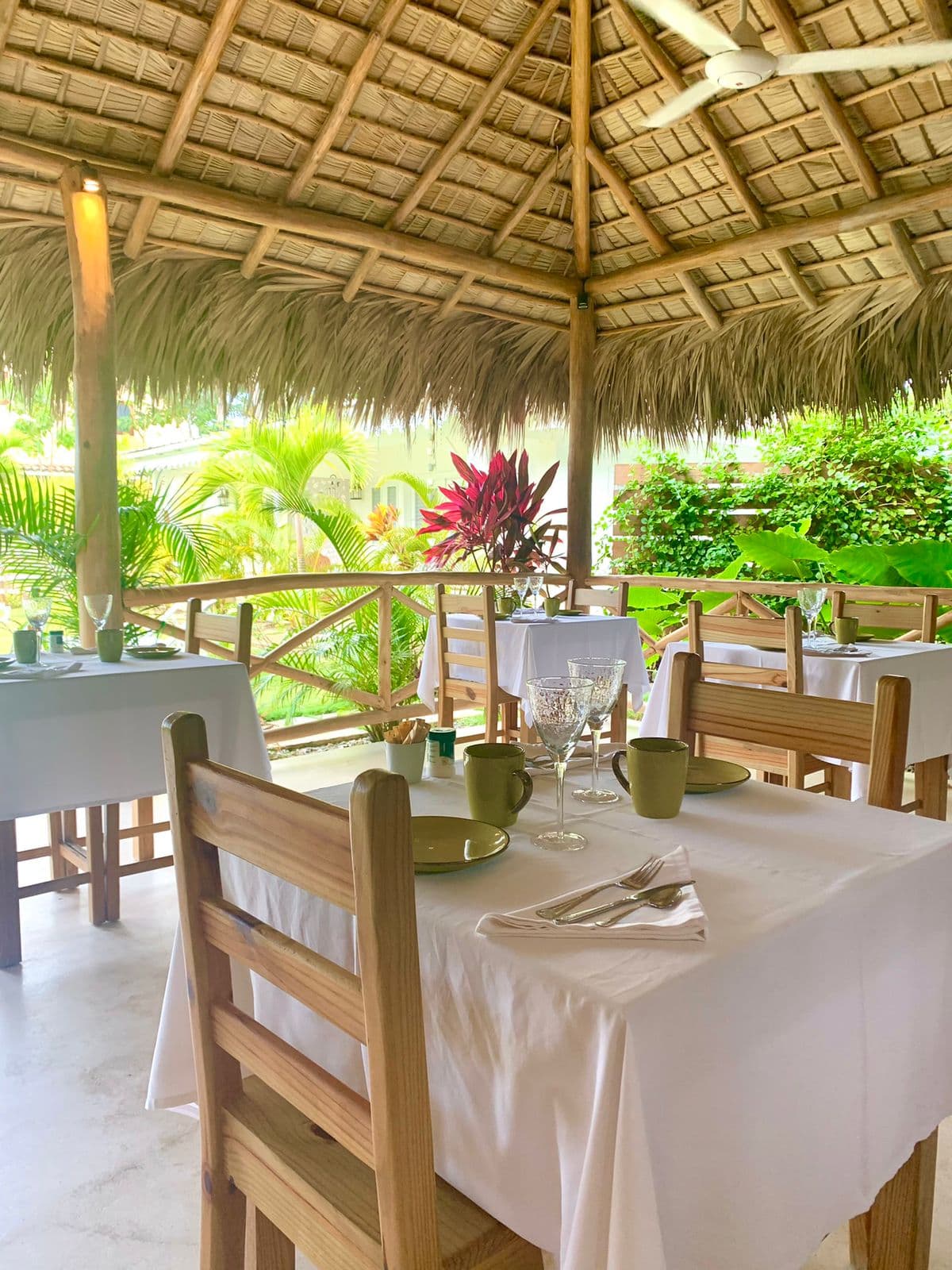 Nuevo hotel pequeño en ubicación tranquila en Punta Popy, Las Terrenas — En venta