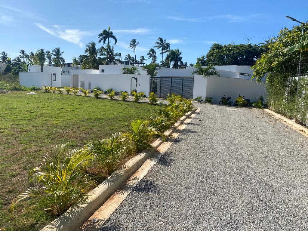 Solar listo para construir cerca de la playa en Punta Popy, Las Terrenas — En venta