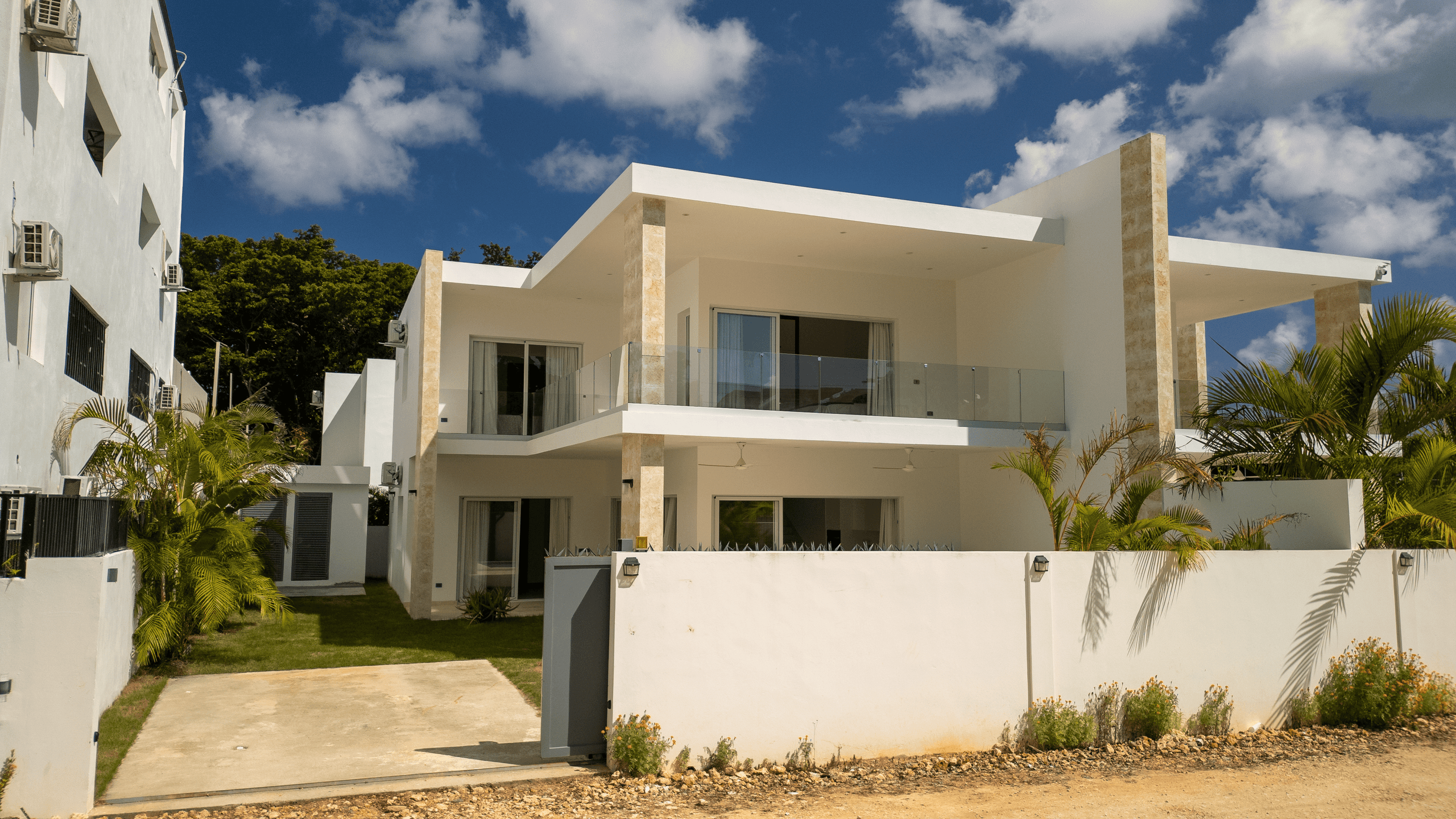 Villa moderna de 3 habitaciones a 600 metros de Playa Popy en Punta Popy, Las Terrenas — En venta