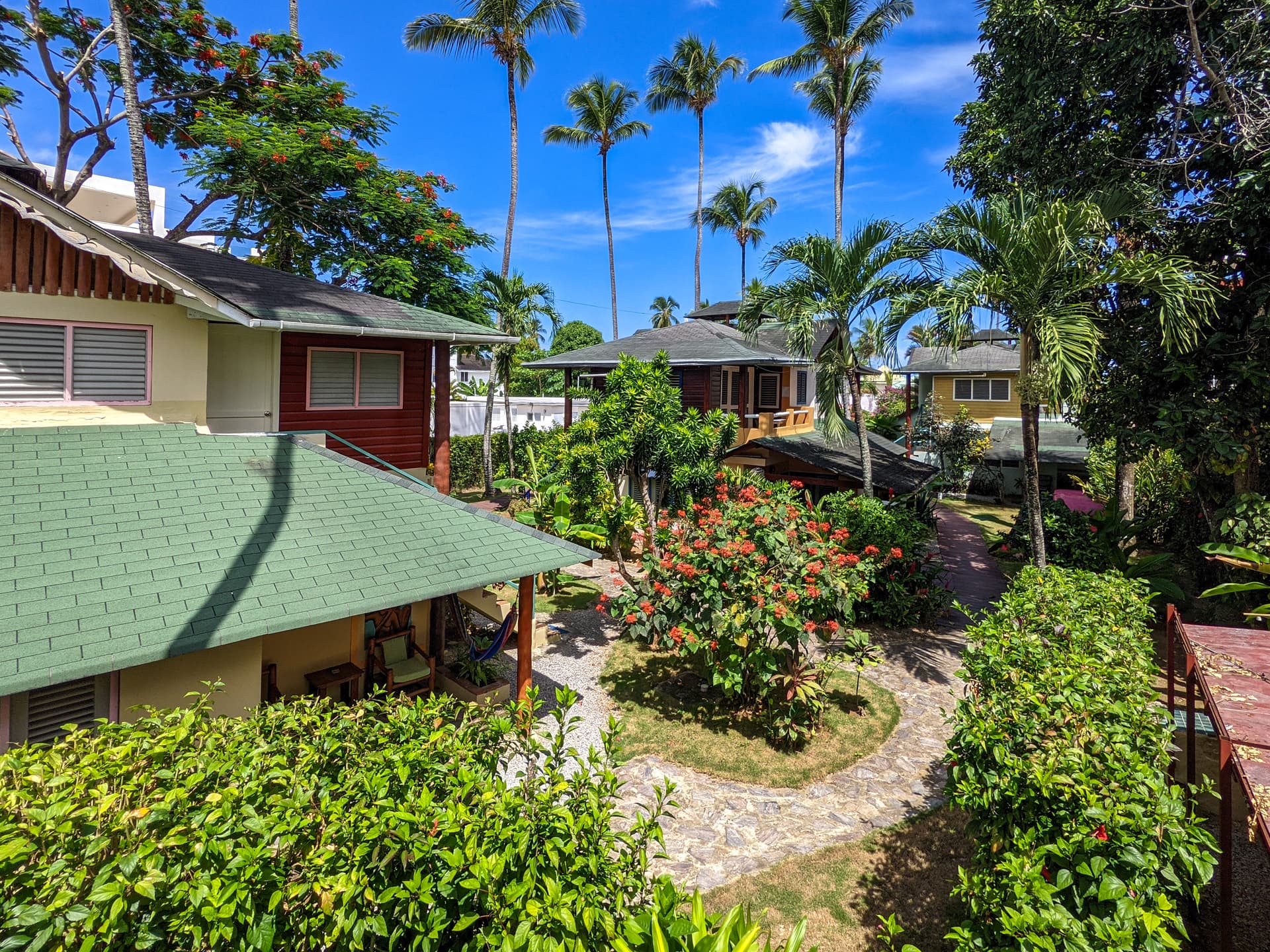 Hotel caribeño cerca de la playa y el pueblo en Punta Popy, Las Terrenas — En venta