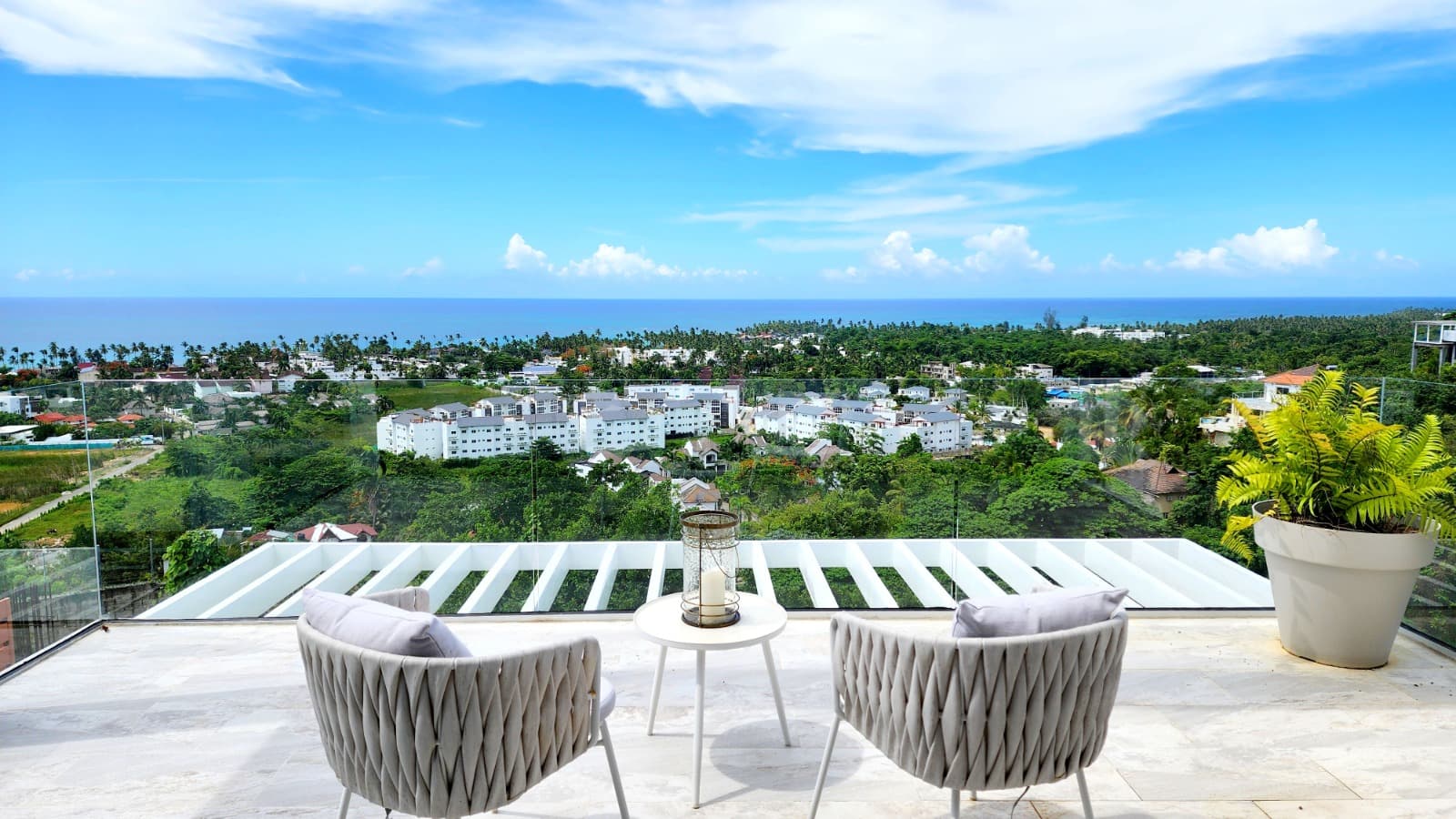 Villas de 4 habitaciones con vista al mar en una residencia central sobre el pueblo en Abra Grande, Las Terrenas — En venta