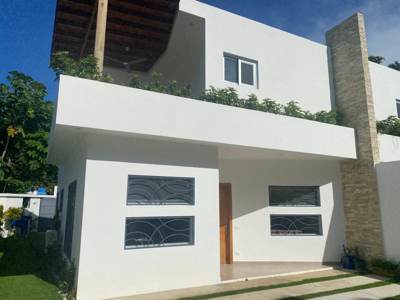New townhouses steps to Las Ballenas en Las Ballenas, Las Terrenas — En venta