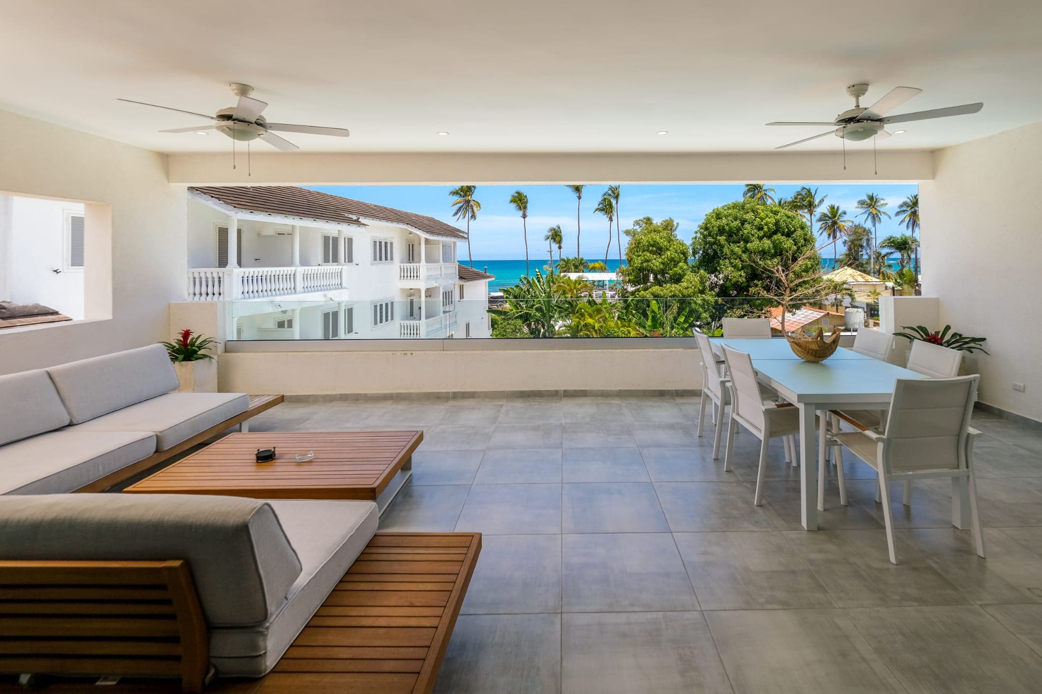 Penthouse moderno a pasos de la playa en Punta Popy en Punta Popy, Las Terrenas — En venta