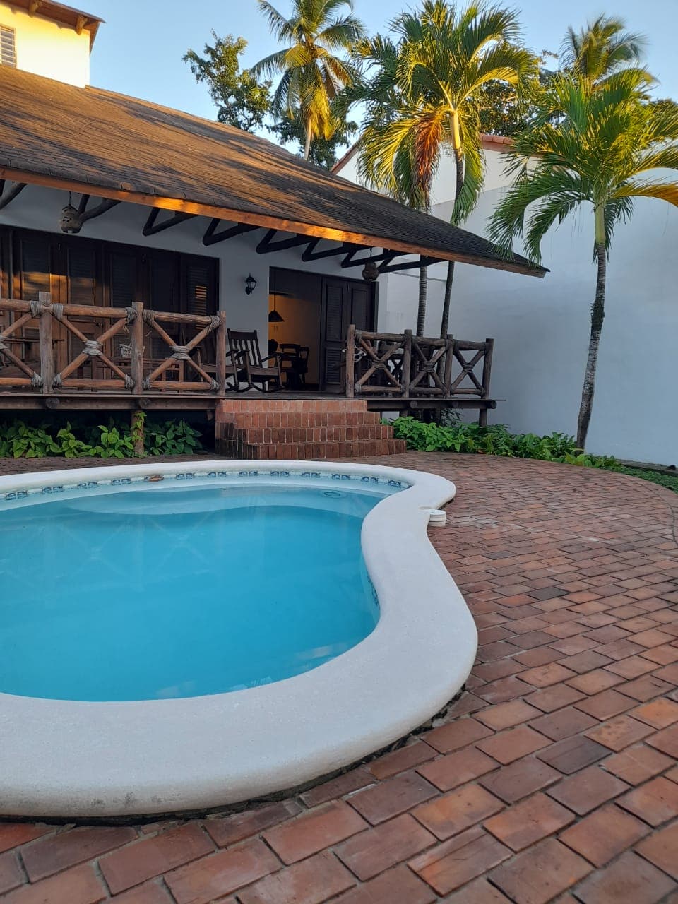 Villa caribeña de 3 habitaciones a pasos de la playa en Las Ballenas, Las Terrenas — En venta