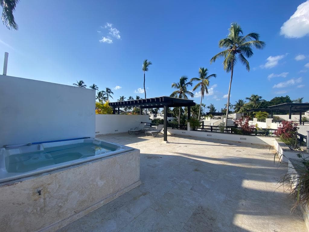 Penthouse de 2 habitaciones en Apart-Hotel frente al mar en Punta Popy, Las Terrenas — En venta