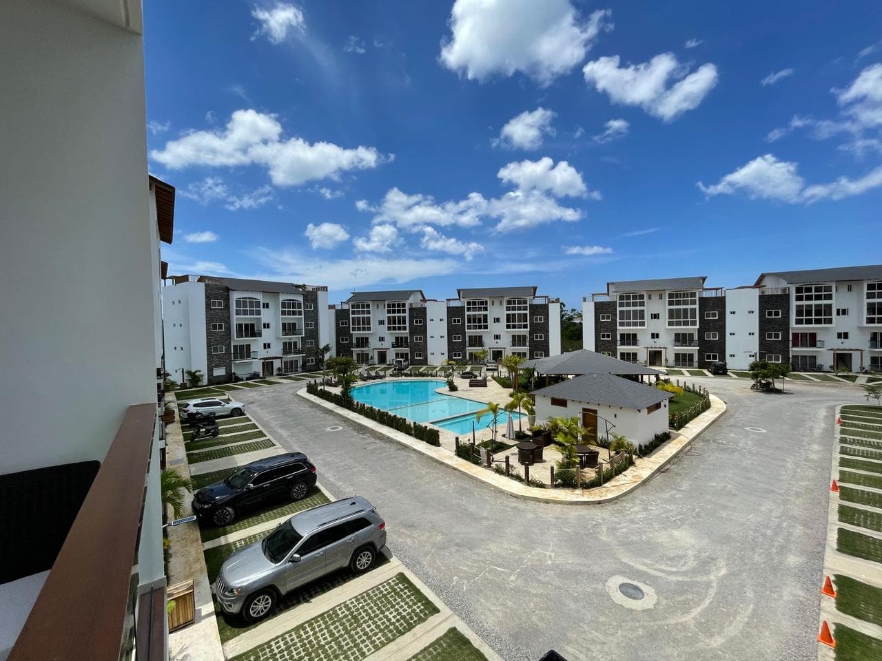 Moderno condominio amueblado de 3 habitaciones a pasos de Popy Beach en Punta Popy, Las Terrenas — En venta