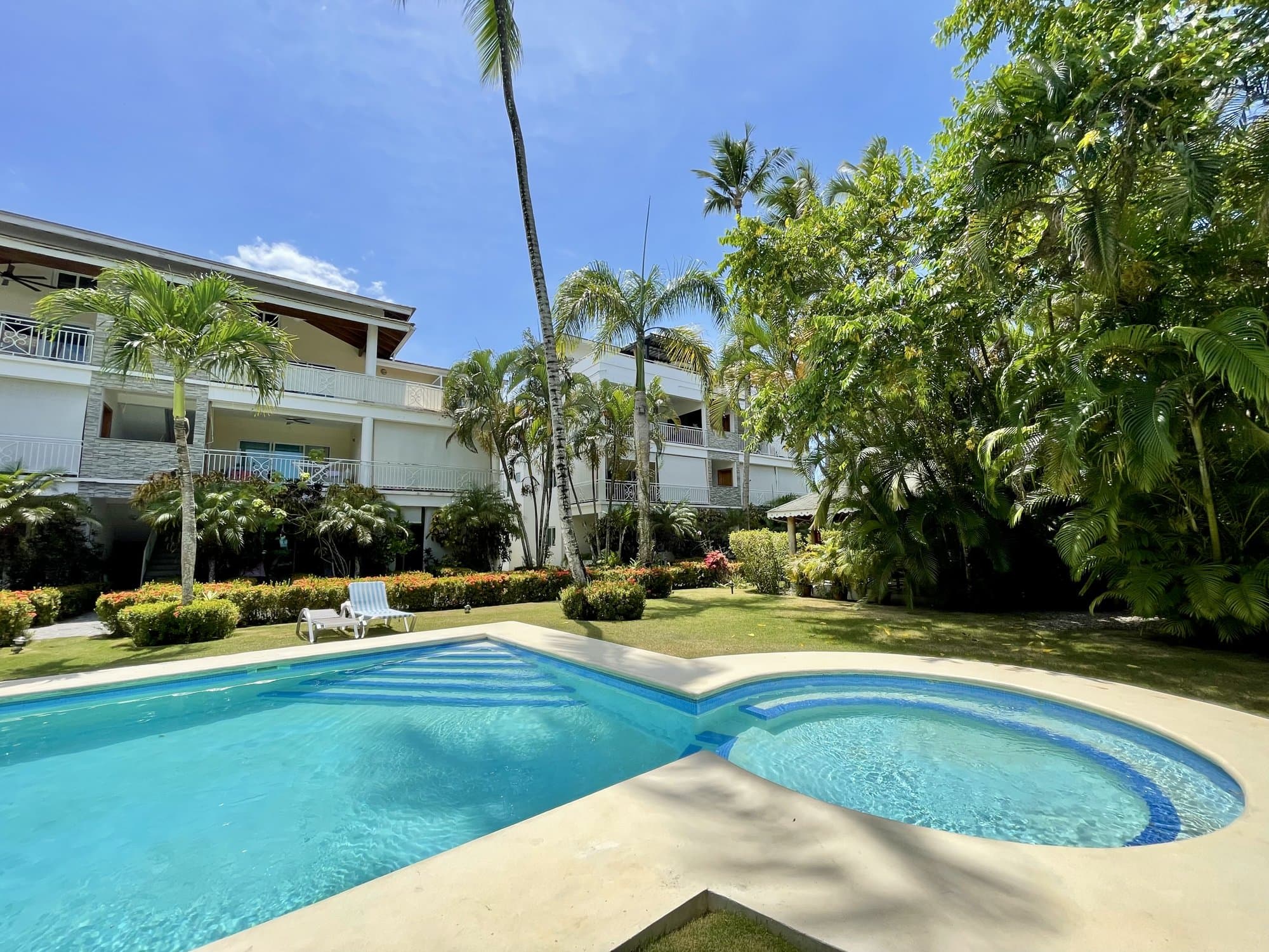 Condominio renovado de 3 habitaciones a 70 m de Playa Popy en Punta Popy, Las Terrenas — En venta