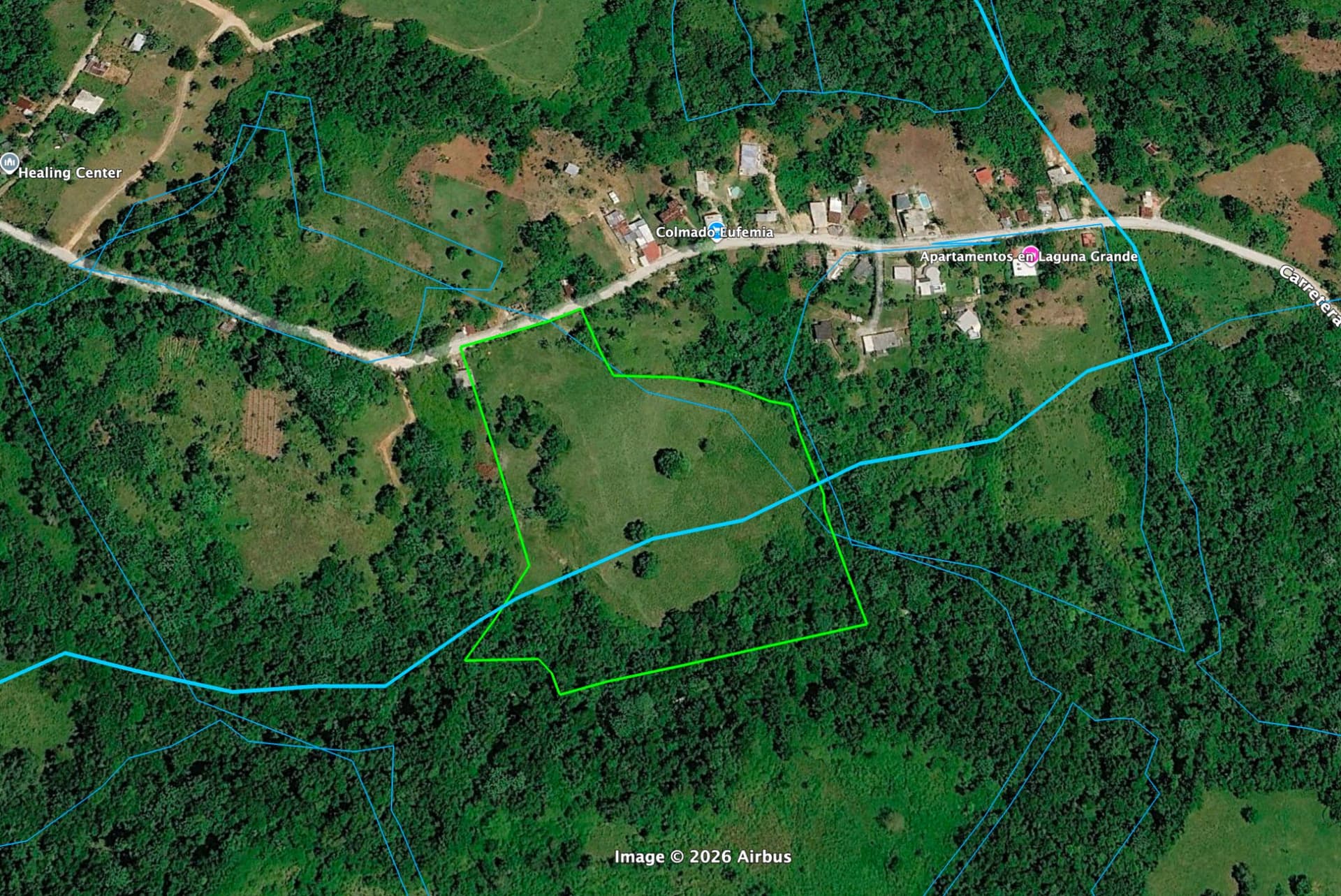 Dos manantiales naturales en terreno plano en la Ruta del Café en Los Puentes, Las Terrenas — En venta