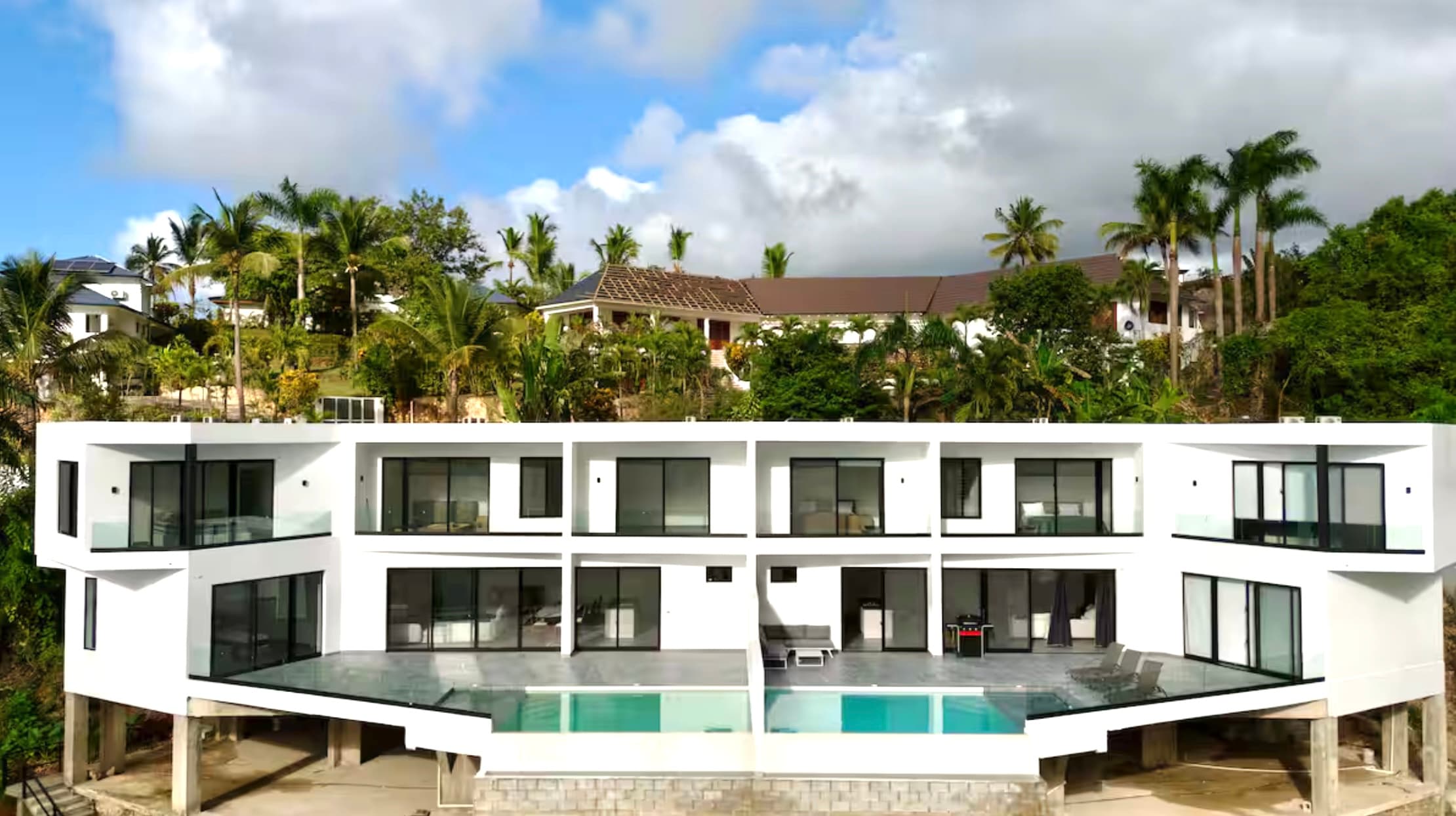 Villa con vista al mar de 4 habitaciones con cancha de tenis privada en Cosón, Las Terrenas — En venta