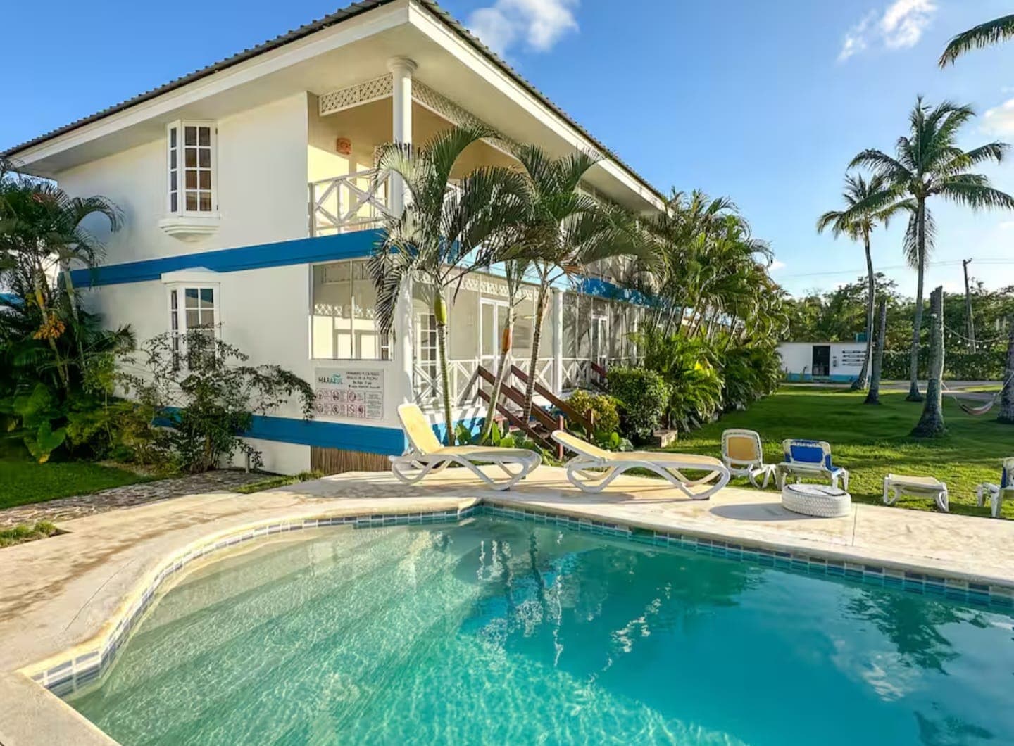 Estudio renovado a solo 300m de la playa Las Ballenas en Las Ballenas, Las Terrenas — En venta